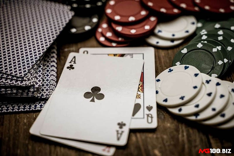 Không nhất thiết phải có bộ bài cao mới đặt cược trong game Liêng
