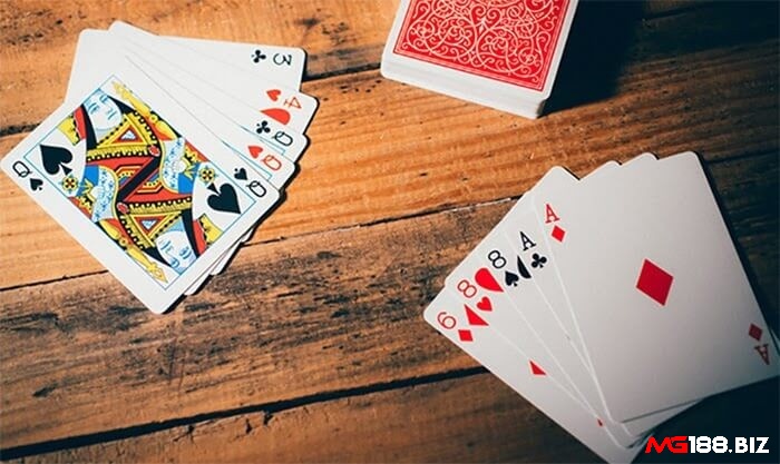 Để giành chiến thắng tay thủ cần hiểu rõ luật chơi của game bài phỏm