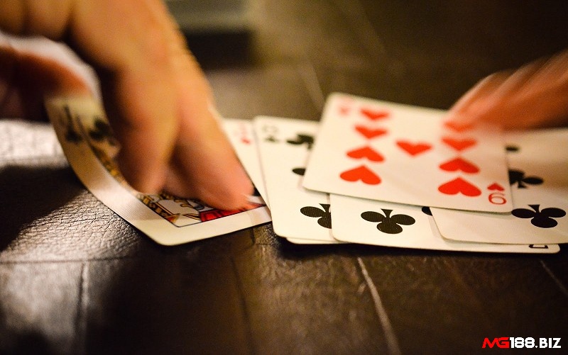 Luật đền bài trong game Phỏm là một phần không thể thiếu