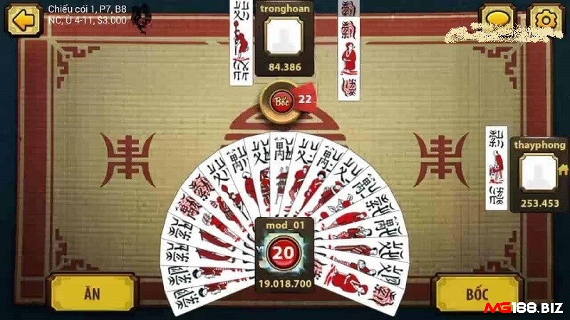 Danh chan online hay: Xem kỹ bộ bài của mình