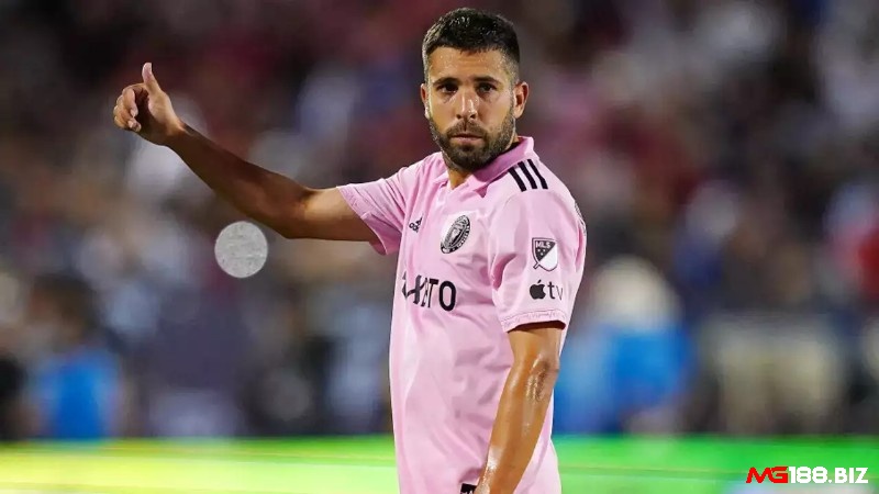 Alba là một hậu về tài năng và góp mặt trong đội hình xuất sắc nhất Barcelona