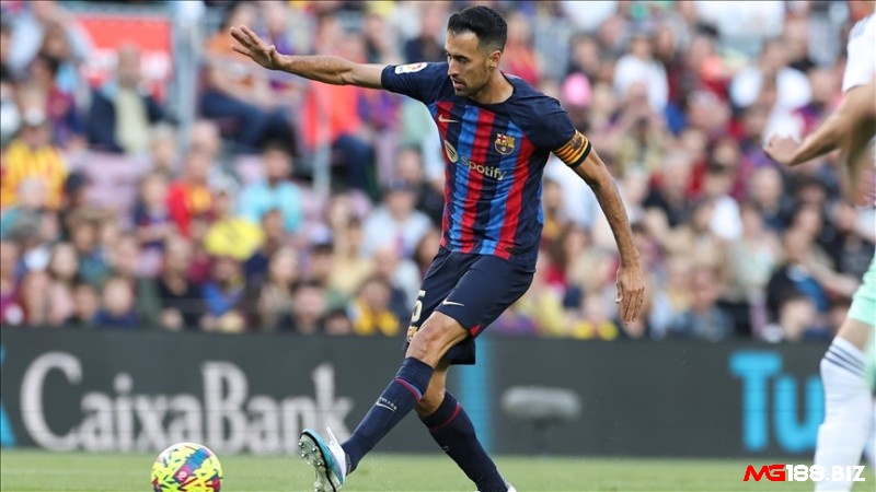 Busquets là một trong những tiền vệ hàng đầu với khả năng điều khiển trận đấu đáng kinh ngạc