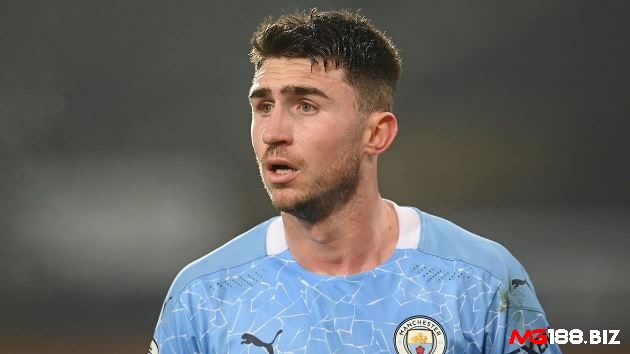 Đội hình xuất sắc nhất Manchester City - trung vệ Aymeric Laporte