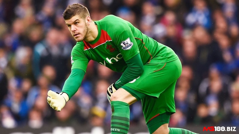 Fraser Forster là thủ môn đã góp mặt trong đội hình xuất sắc nhất Southampton