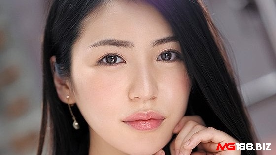 Aya Shiomi gây ấn tượng mạnh bởi sự mạnh mẽ trong các bộ phim khó