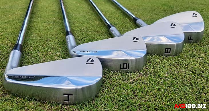 Gậy golf sắt thường được dùng cho cú đánh có khoảng cách ngắn