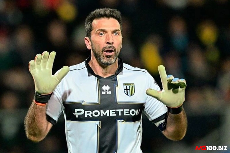 Gianluigi Buffon là một thủ môn vĩ đại đã góp mặt trong đội hình xuất sắc nhất Juventus