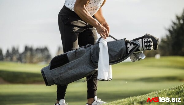 Pencil Bag có thể chứa đến 14 gậy golf