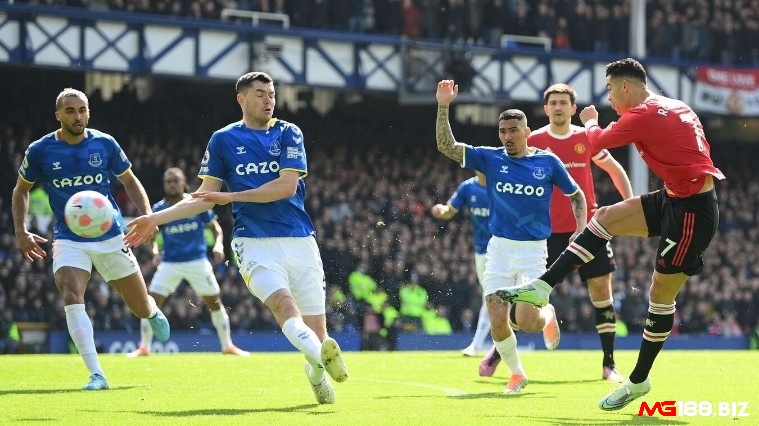 Hàng phòng ngự siêu chắc chắn gồm: Yerry Mina, Michael Keane, Lucas Digne và Seamus Coleman
