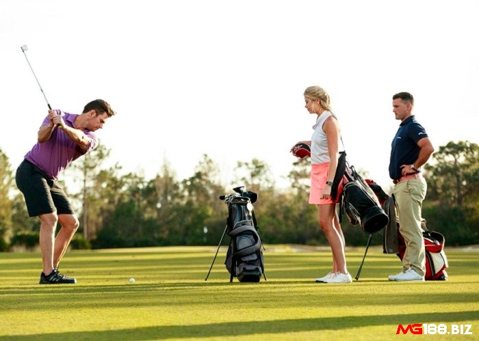 Match Play và Stroke Play là hai hình thức đã được áp dụng trên toàn cầu
