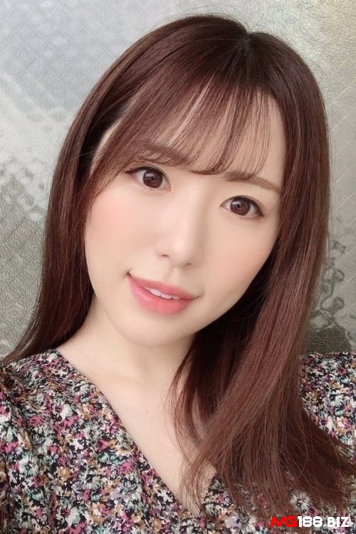 Haruna là một diễn viên phim 18+ nổi bật bởi sự xinh đẹp và quyến rũ