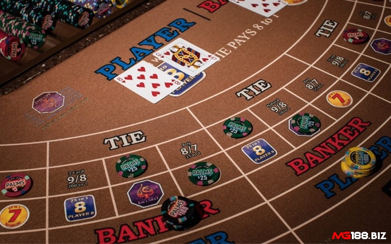 8 điểm là tổng điểm được tính dựa trên luật đánh bài Baccarat