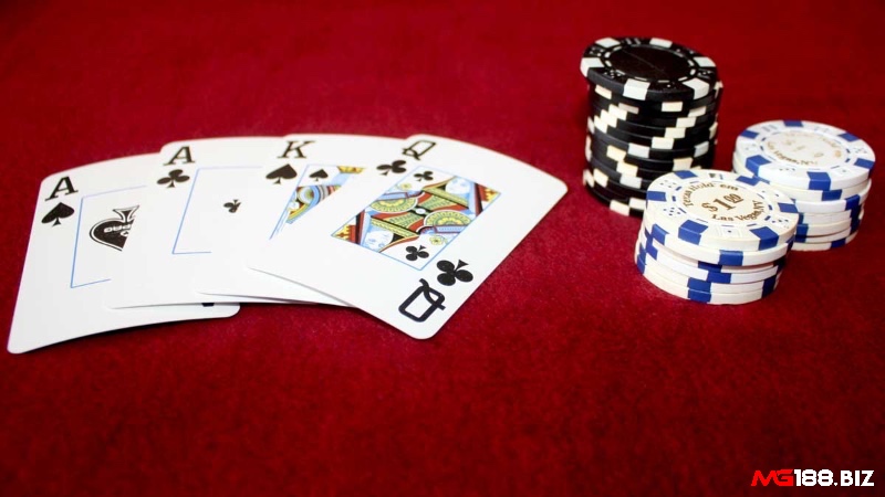 Omaha Hi: Kết hợp 2 lá tay và 3 lá chung, chơi theo cược Pot-Limit tạo chiến thuật hấp dẫn