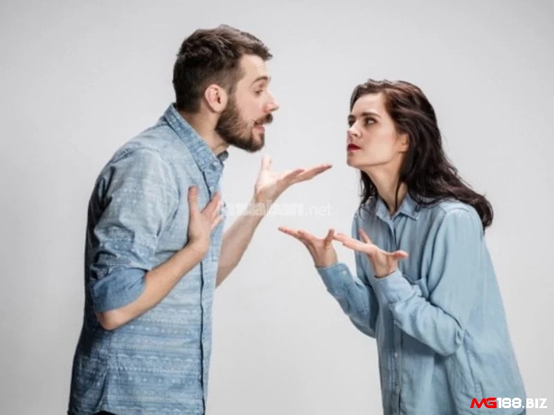 Mơ thấy cãi nhau với người yêu phản ánh sự bất đồng trong mối quan hệ tình cảm