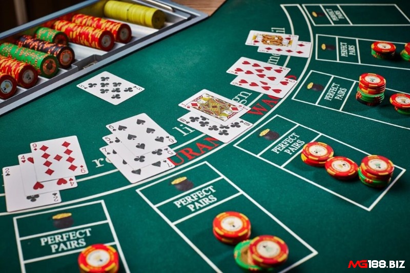 Mỗi casino có những biến thể nhỏ, việc hiểu rõ và khai thác khác biệt là một chiến thuật blackjack thông minh