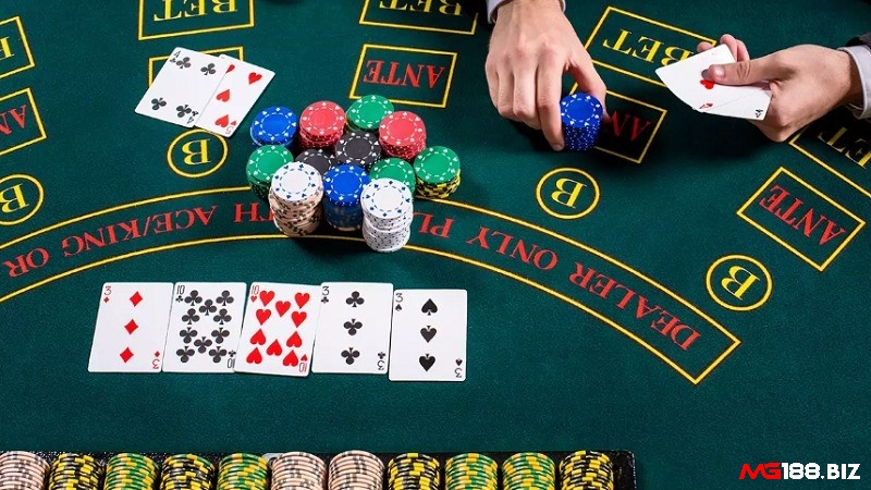 Quy định 4 vòng cược tố và mở 5 lá bài chung trong mỗi ván poker