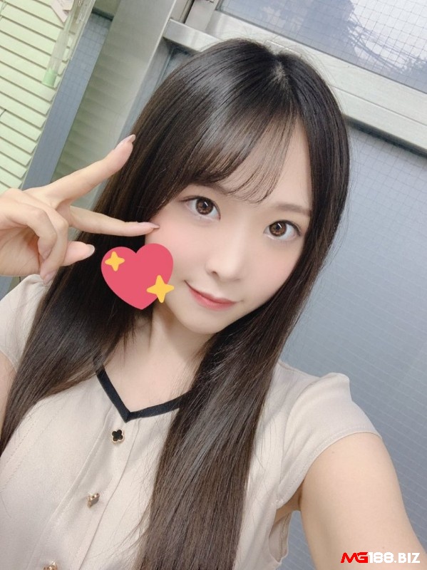 Hiyori chính thức tham gia thị trường phim 18+ từ năm 2019 và nhanh chóng trở nên nổi tiếng
