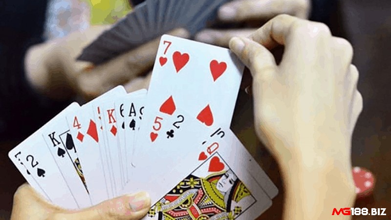 Game đánh bài Phỏm yêu cầu người chơi hiểu rõ các khái niệm để triển khai chiến thuật hiệu quả.