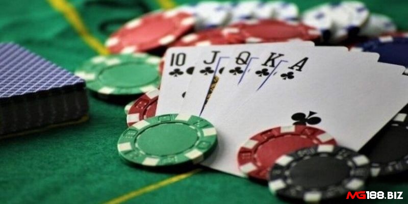 Quản lý bài rác khéo léo là chìa khóa chiến thắng trong game đánh bài Phỏm.