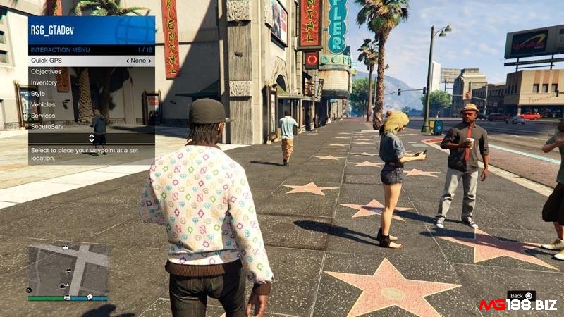GTA V Online nổi bật với thế giới mở rộng lớn và hệ thống hoạt động phong phú