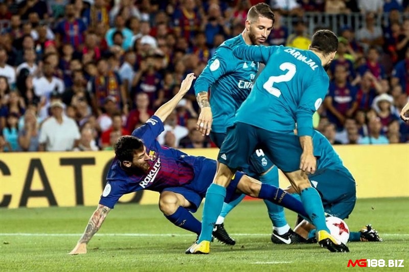 Chiến thuật và tính chất trận đấu ảnh hưởng mạnh đến khả năng xuất hiện nhiều hay ít bàn thắng.