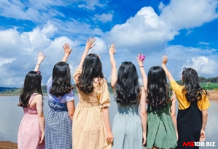 Giải mã giấc mơ thấy bạn bè đánh số gì và các điềm báo liên quan