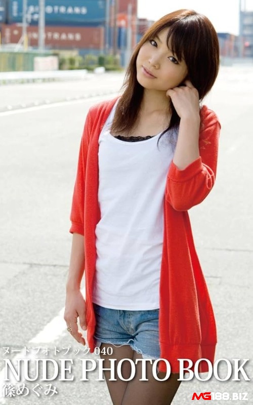 Megumi tham gia thị trường phim người lớn từ năm 2019 và đã đạt được nhiều thành công