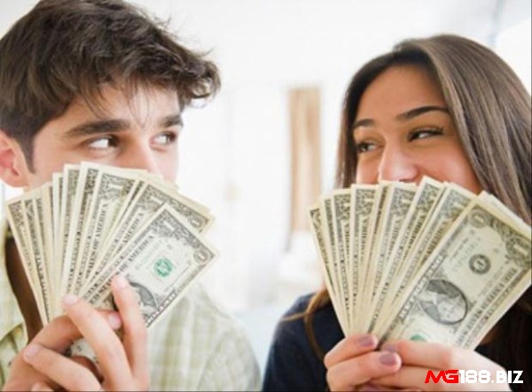 Giấc mơ thấy cho tiền người yêu cũ phản ánh sự buông bỏ của bạn với quá khứ để bước tiếp